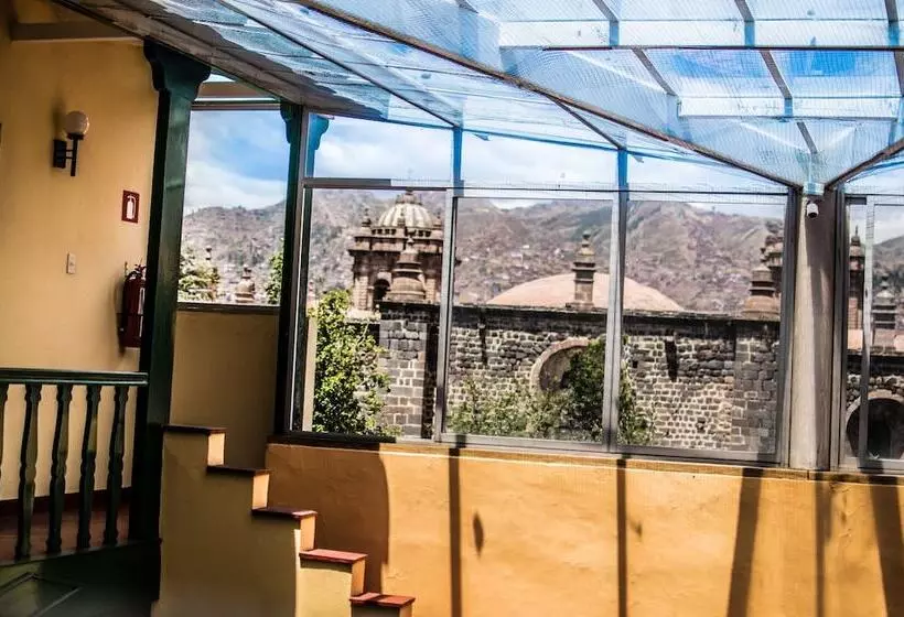 ホテル Cusco Plaza Nazarenas