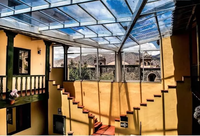 ホテル Cusco Plaza Nazarenas