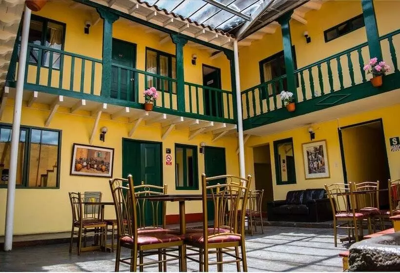 ホテル Cusco Plaza Nazarenas