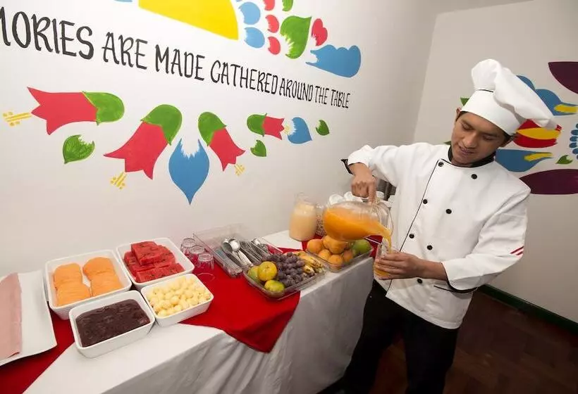 ホテル Cusco Plaza Nazarenas