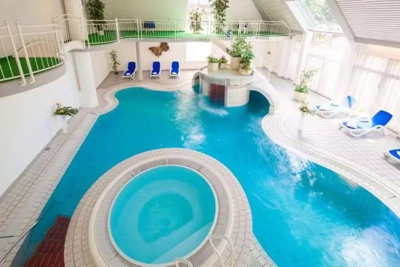 هتل Der Achtermann