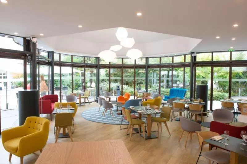 בית מלון כפרי Doubletree By Hilton Paris Bougival