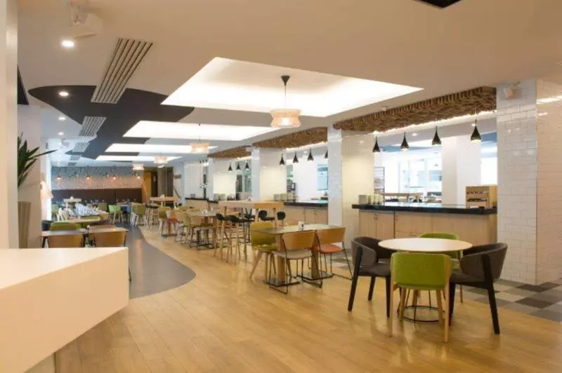 בית מלון כפרי Doubletree By Hilton Paris Bougival