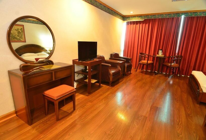 Holiday Plaza Hotel   Cebu