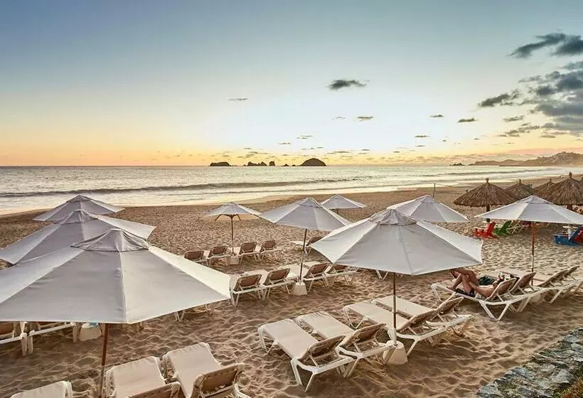 בית מלון כפרי Krystal Ixtapa