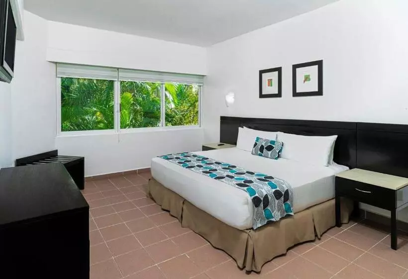 בית מלון כפרי Krystal Ixtapa