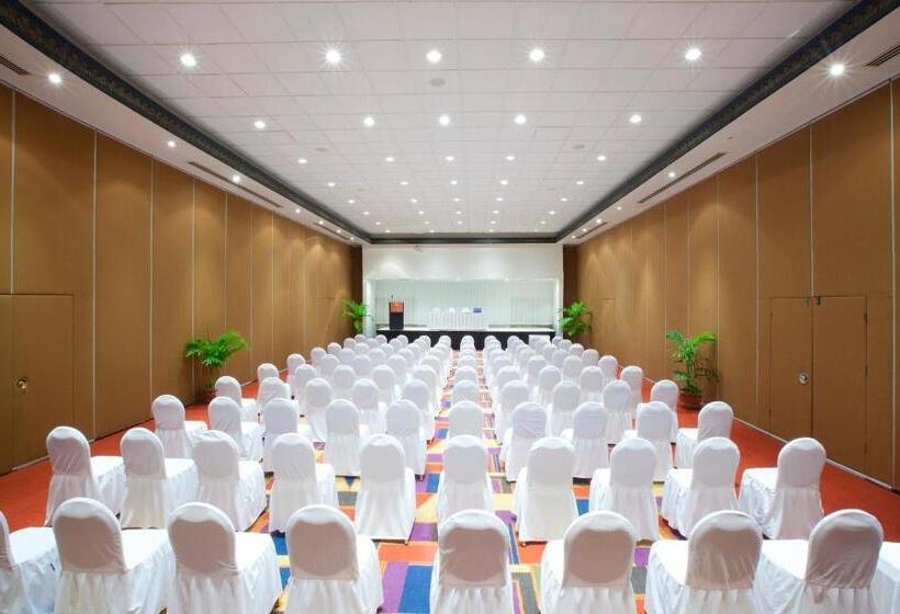 هتل Krystal Ixtapa