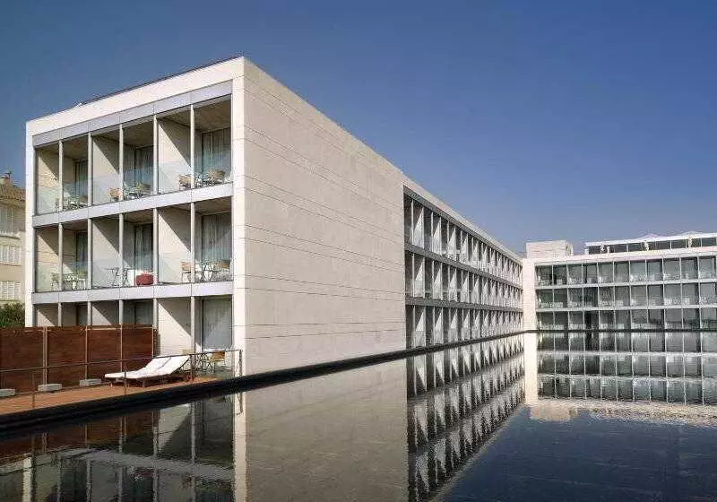 Le Meridien Ra Beach Hotel And Spa