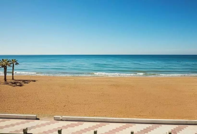 Le Meridien Ra Beach Hotel And Spa