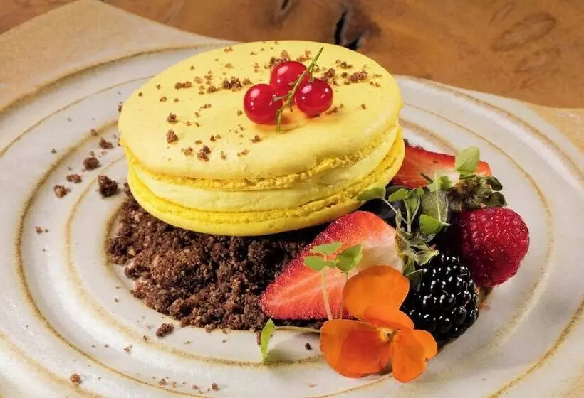 Le Meridien Ra Beach Hotel And Spa