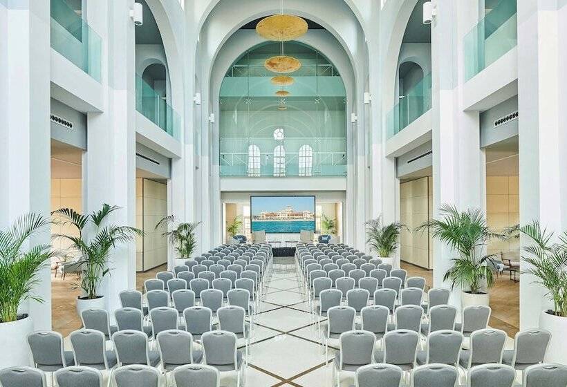 Le Meridien Ra Beach Hotel And Spa