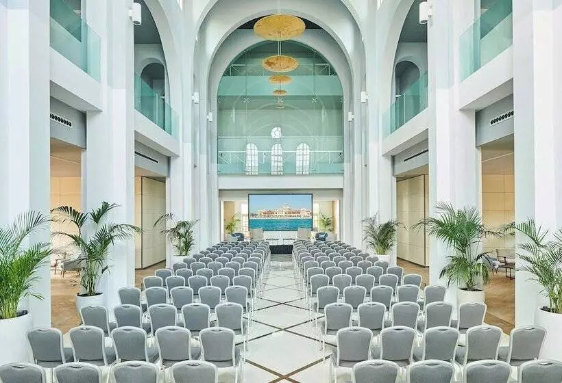 Le Meridien Ra Beach Hotel And Spa