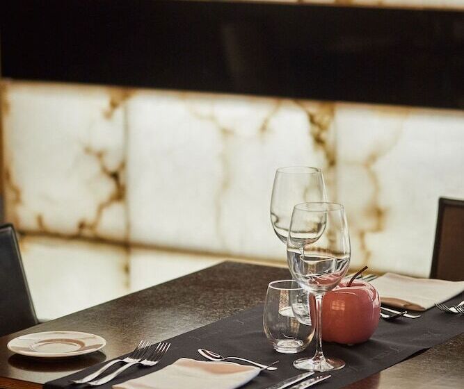 فندق Silken Puerta Valencia