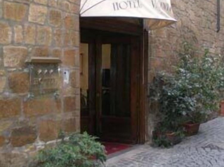 בית מלון כפרי Valentino Centro Storico