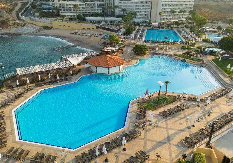استراحتگاه Mövenpick Hotel Beirut