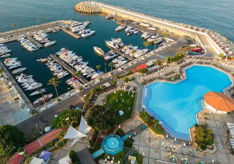 استراحتگاه Mövenpick Hotel Beirut