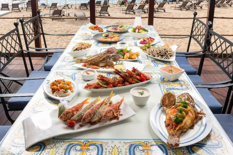 استراحتگاه Mövenpick Hotel Beirut