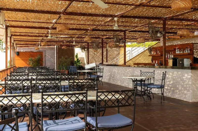 استراحتگاه Mövenpick Hotel Beirut