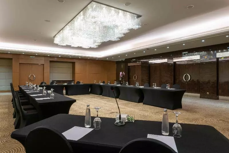 استراحتگاه Mövenpick Hotel Beirut