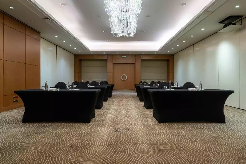 استراحتگاه Mövenpick Hotel Beirut