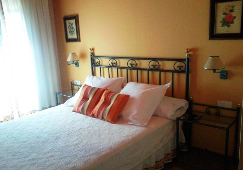 Y Apartamentos La Casa Rural