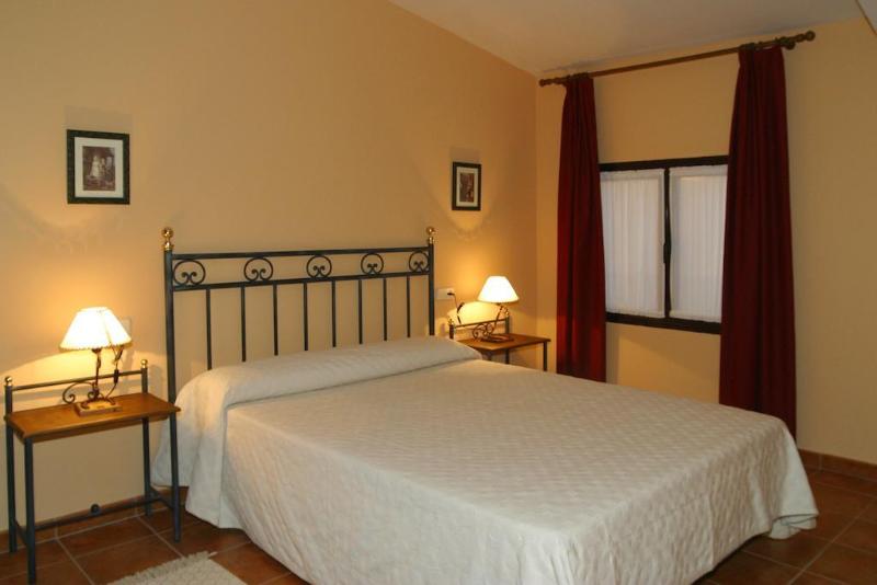 Y Apartamentos La Casa Rural