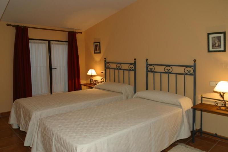 Y Apartamentos La Casa Rural