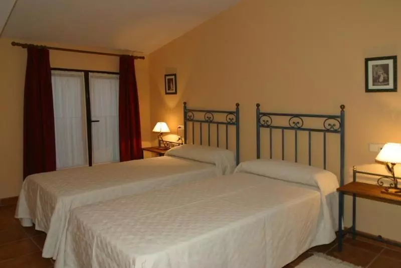 Y Apartamentos La Casa Rural