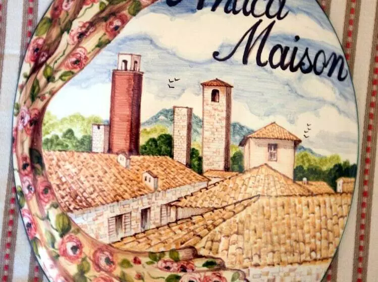 تختخواب و صبحانه Antica Maison