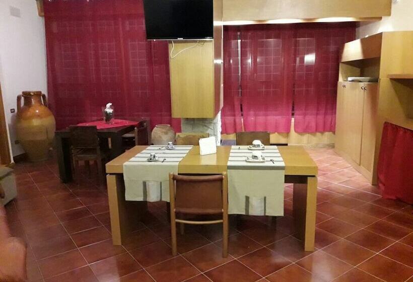 צימר Borgo La Pineta