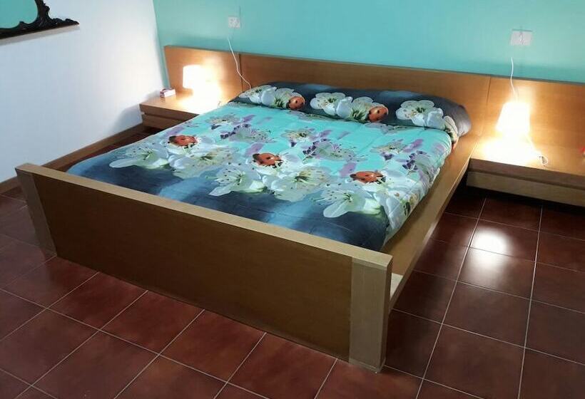 צימר Borgo La Pineta