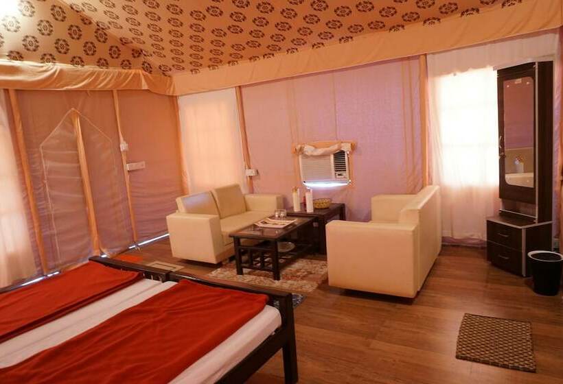 בית מלון כפרי Polo Tent City & Resort