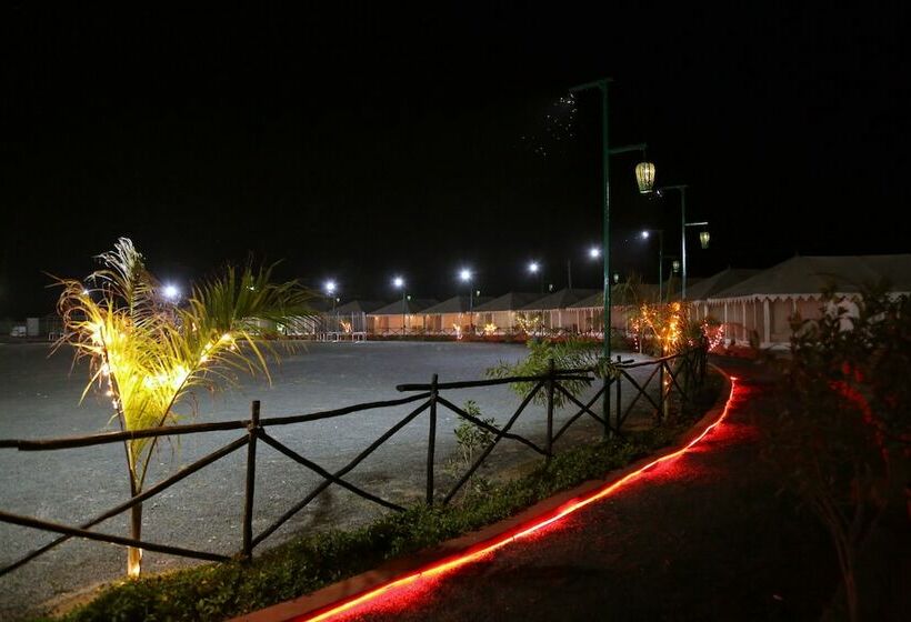 בית מלון כפרי Polo Tent City & Resort