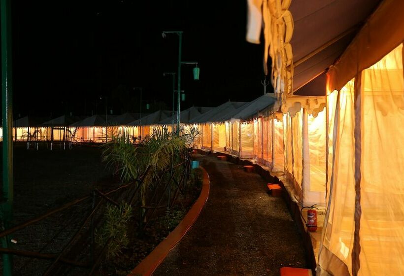 בית מלון כפרי Polo Tent City & Resort