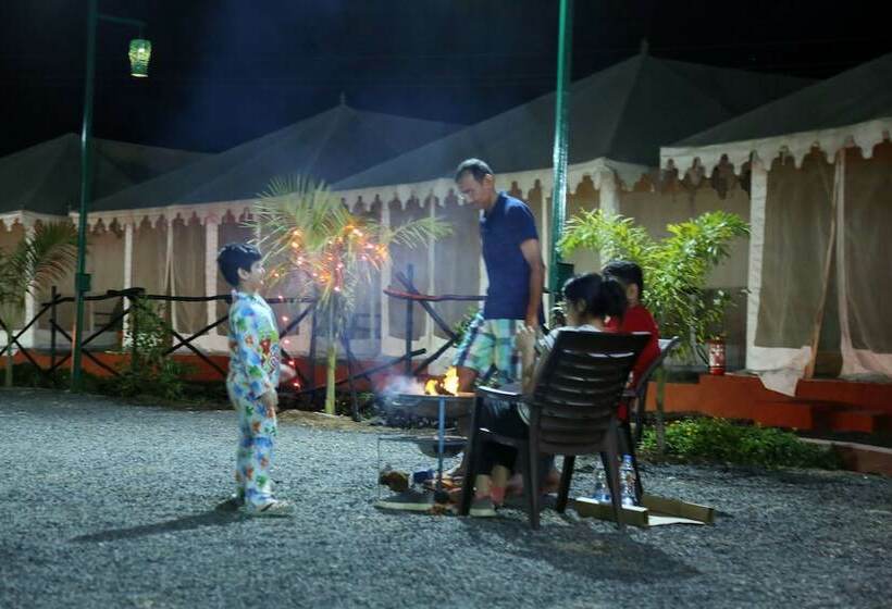 בית מלון כפרי Polo Tent City & Resort