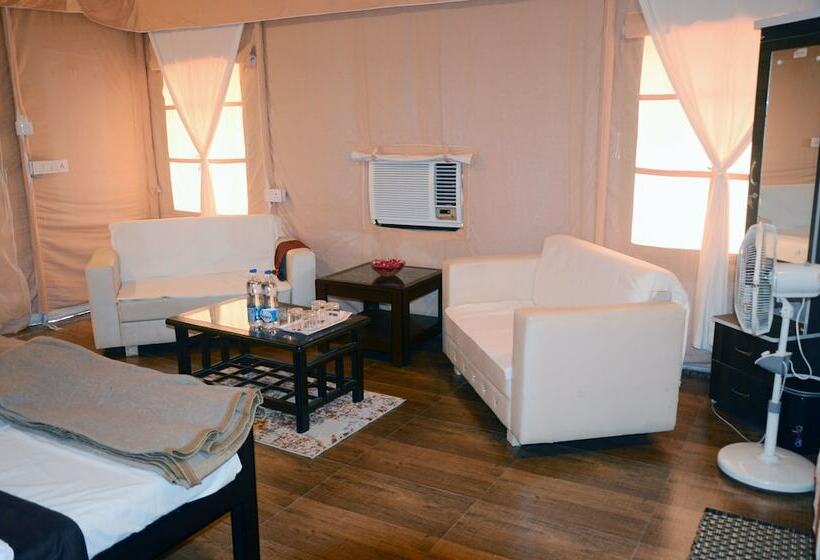 בית מלון כפרי Polo Tent City & Resort