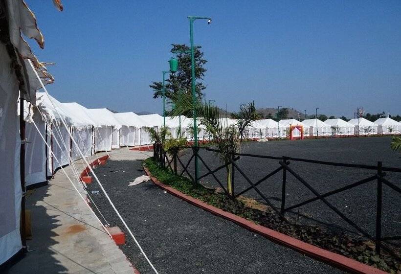 בית מלון כפרי Polo Tent City & Resort