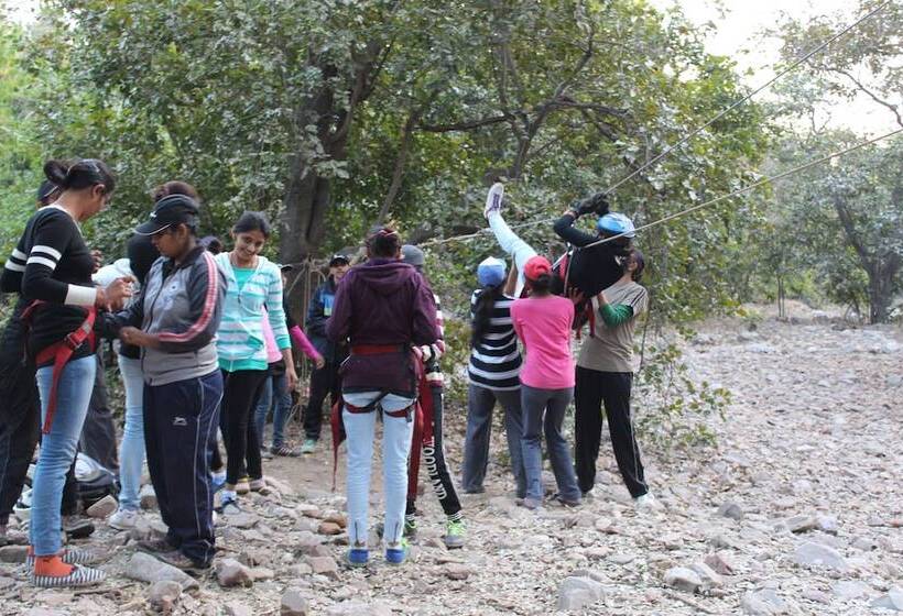בית מלון כפרי Polo Tent City & Resort