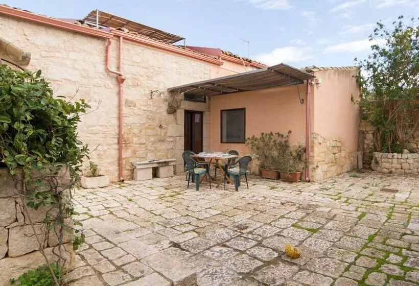 هتل روستایی Casale Imperatore