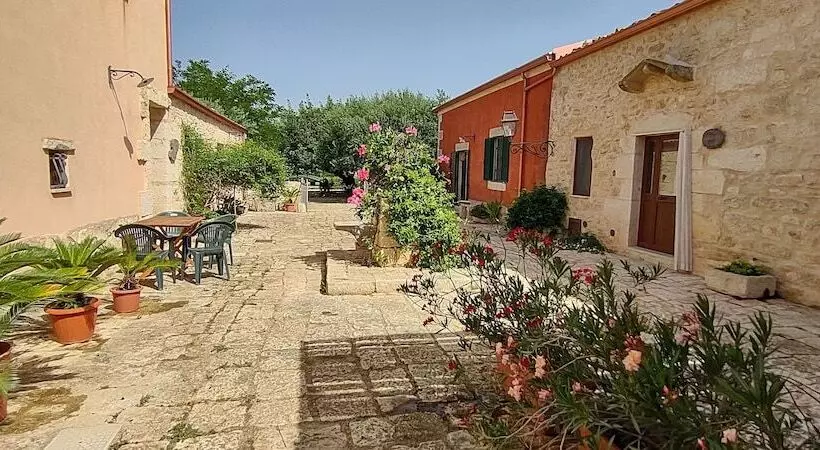 هتل روستایی Casale Imperatore