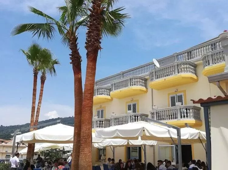 ベッドアンドブレックファースト La Caletta Del Porto