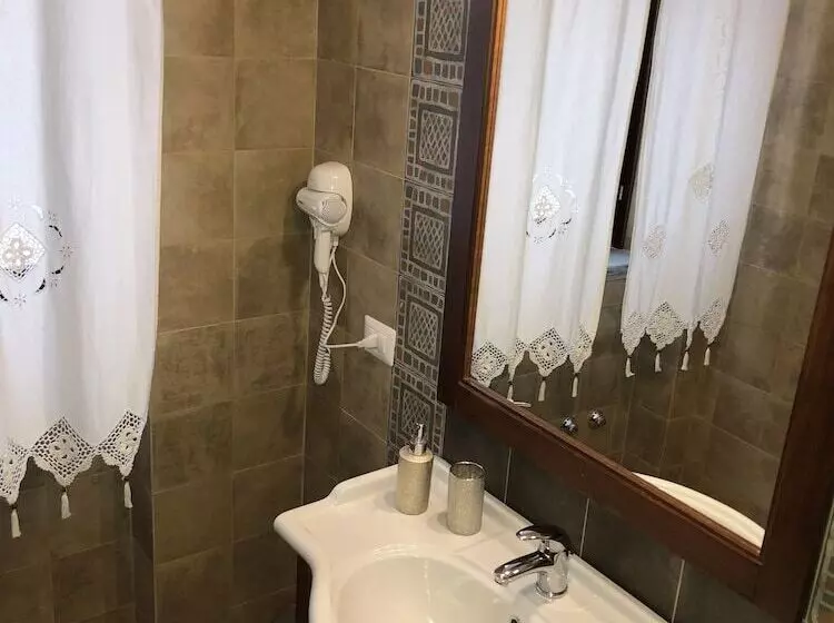 Aamiaismajoitus (B&B) Pozzo Medievale