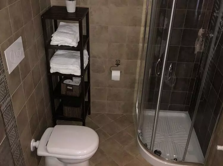 Aamiaismajoitus (B&B) Pozzo Medievale