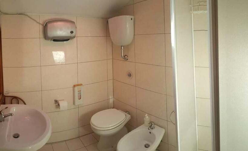 Bed and Breakfast Serra E Mesu Affittacamere