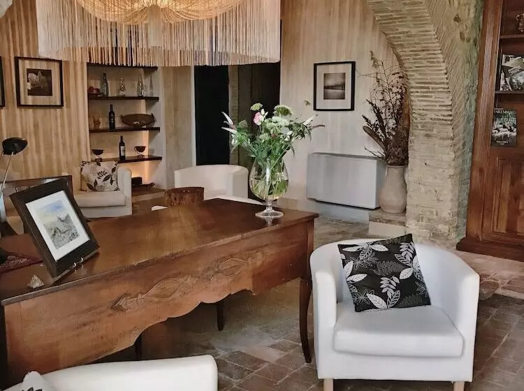 Aamiaismajoitus (B&B) Tenuta Fattoria Vecchia