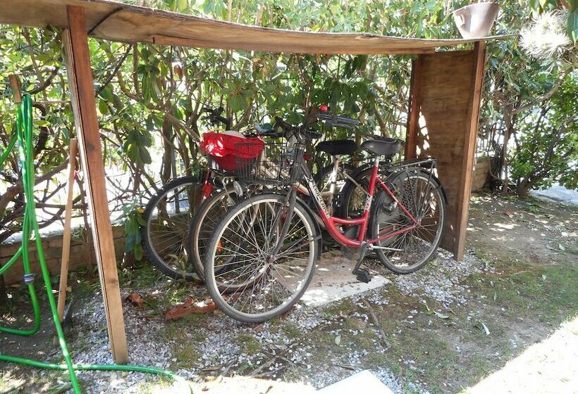 Пансион Maison De Dora B&b