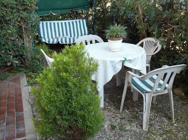 Пансион Maison De Dora B&b