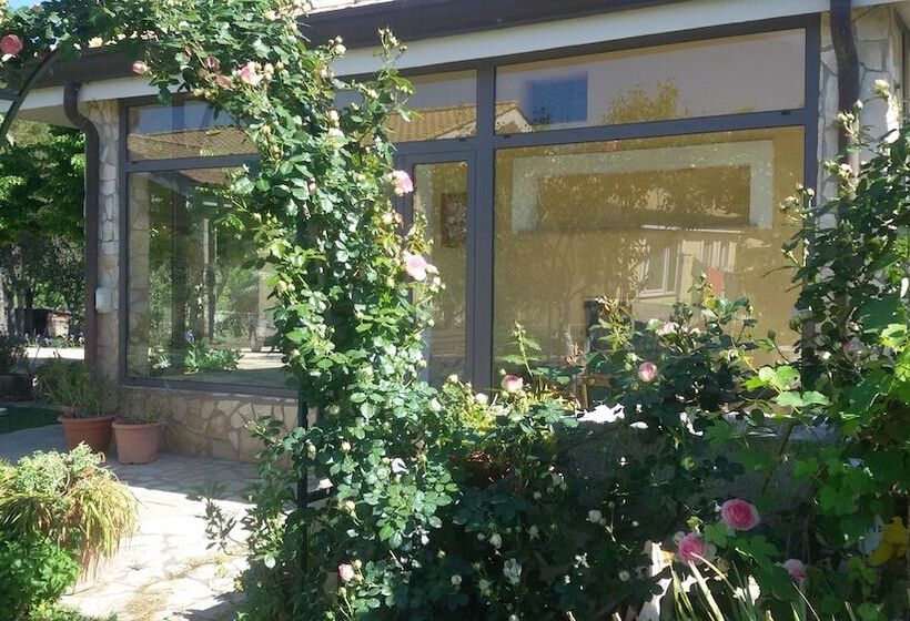 膳宿费 Suncave Gardens Naturist