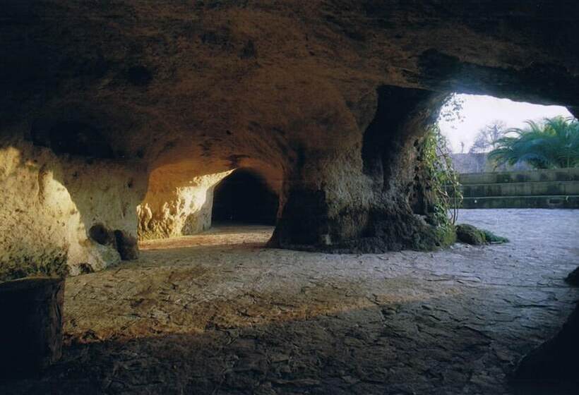 膳宿费 Suncave Gardens Naturist