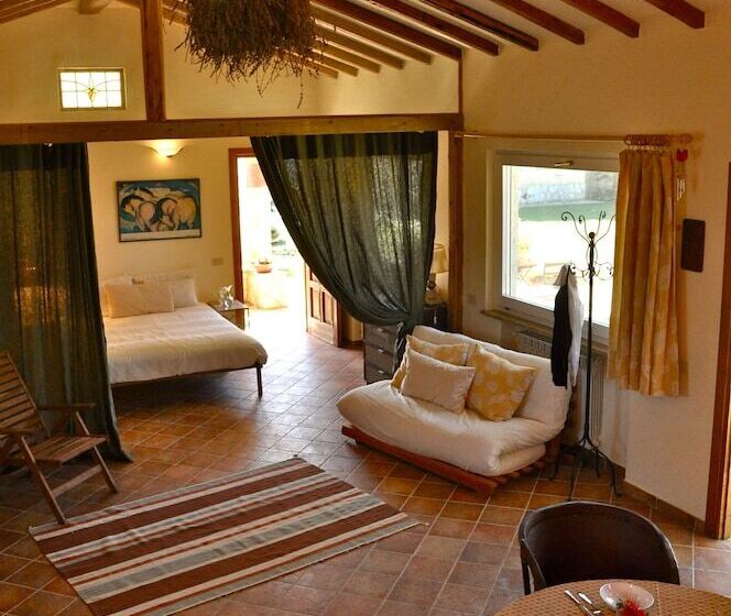 膳宿费 Suncave Gardens Naturist